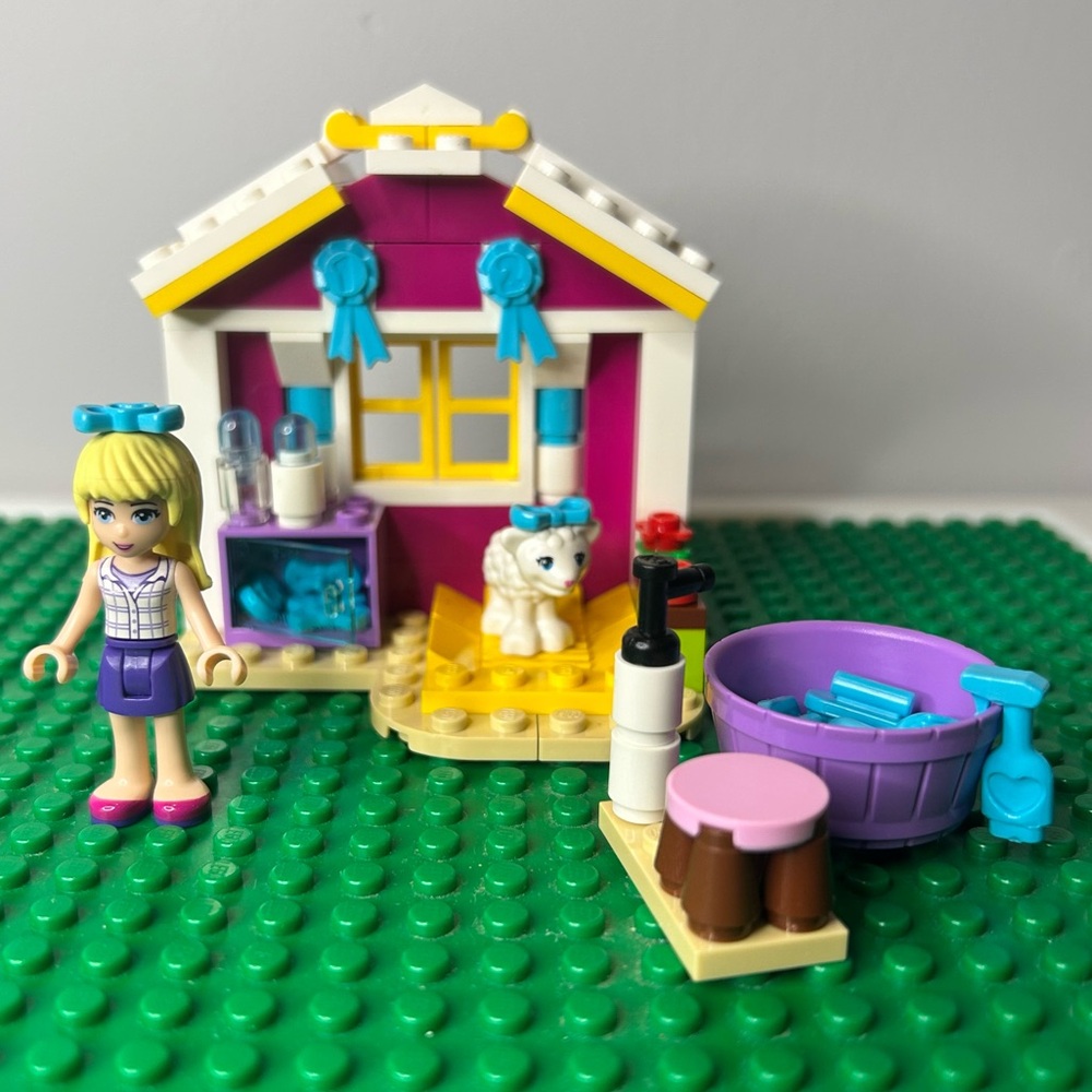 LEGO Friends 41029 Stephanie’s New Born Lamb Complete Set